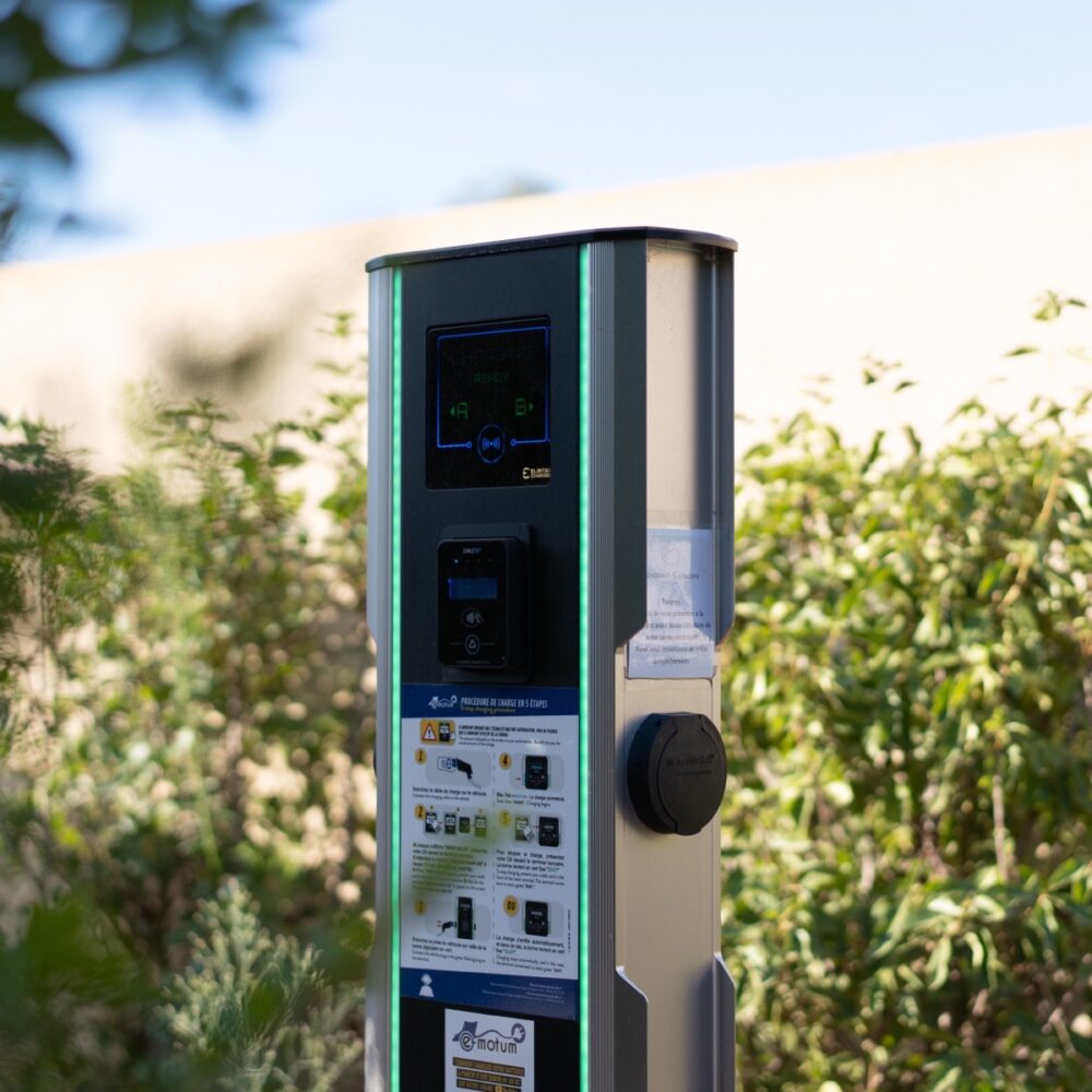 residence-hoteliere-bonifacio-recharge-vehicule-electrique