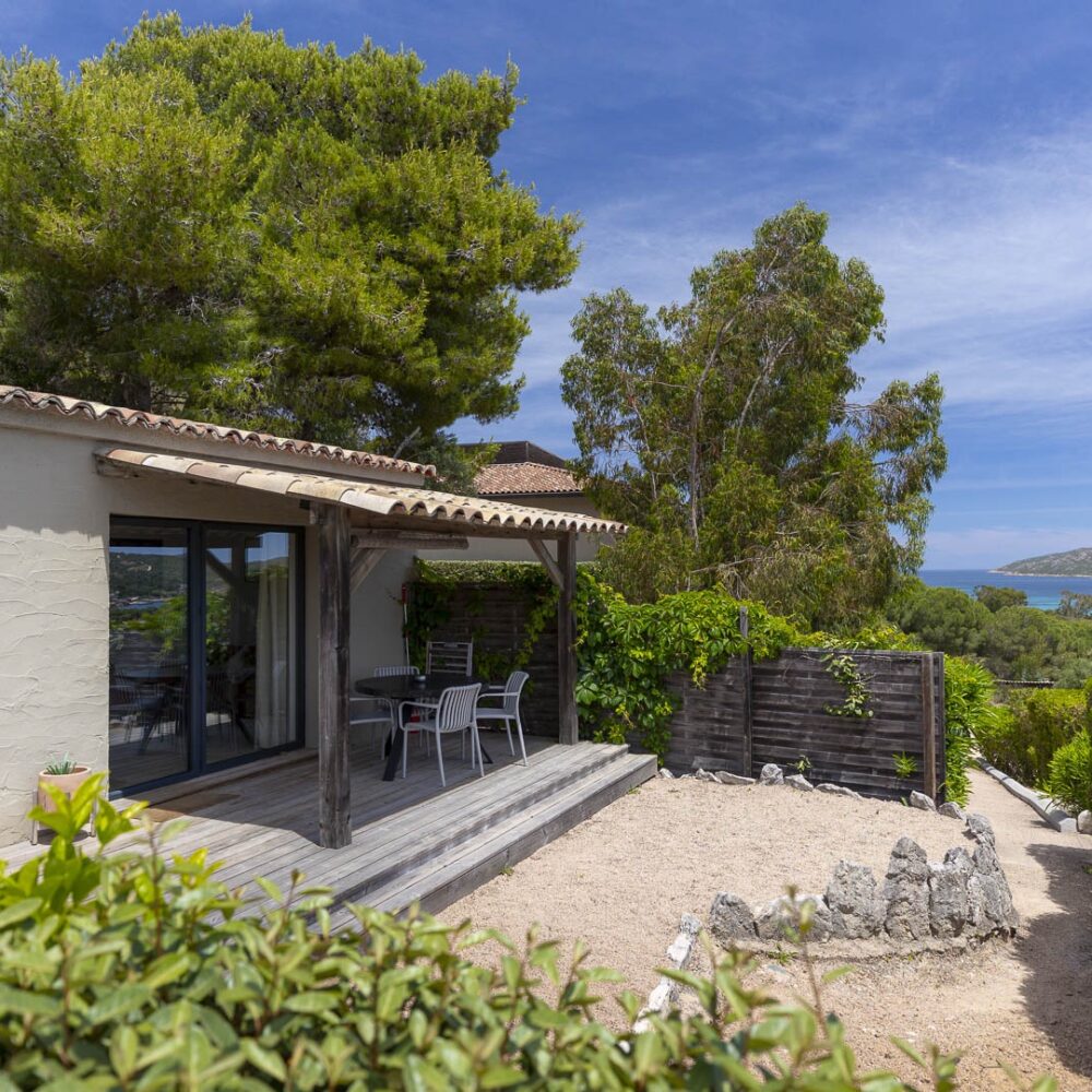 residence-corse-sud-appartement-terrasse-vue-mer-detente